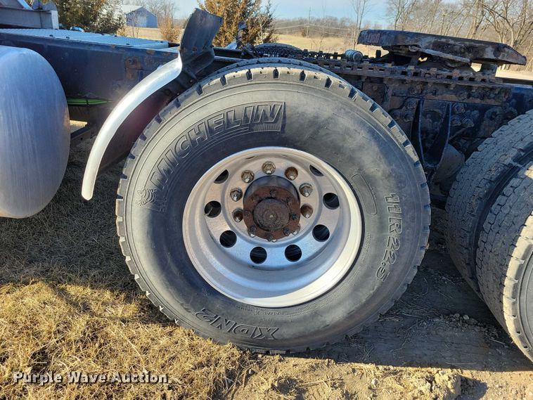 image for item NK9795 2017 International  Prostar semi truck