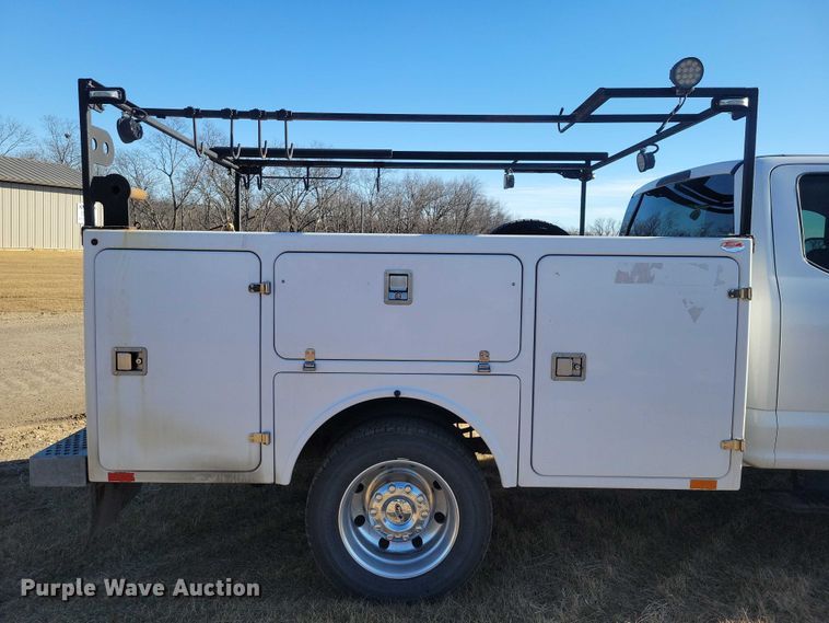 image for item NK9796 2017 Ford F450 Super Duty Ext. Cab utility / service truck