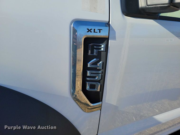 image for item NK9796 2017 Ford F450 Super Duty Ext. Cab utility / service truck