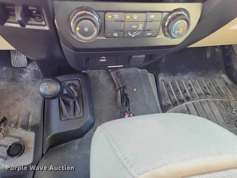 image for item NK9796 2017 Ford F450 Super Duty Ext. Cab utility / service truck