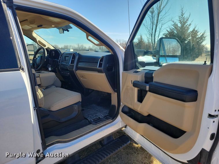 image for item NK9796 2017 Ford F450 Super Duty Ext. Cab utility / service truck