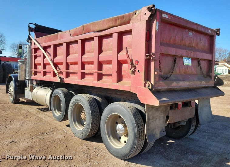 image for item NK9798 1990 Peterbilt 379 dump truck