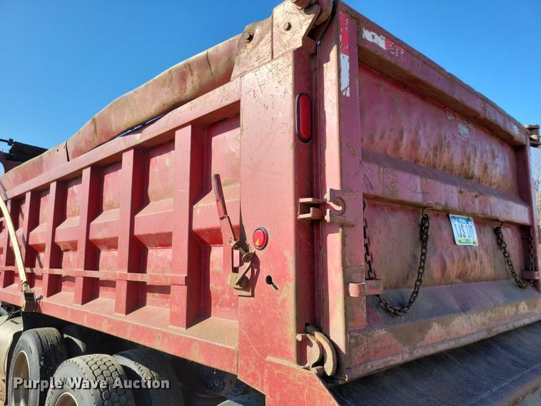 image for item NK9798 1990 Peterbilt 379 dump truck