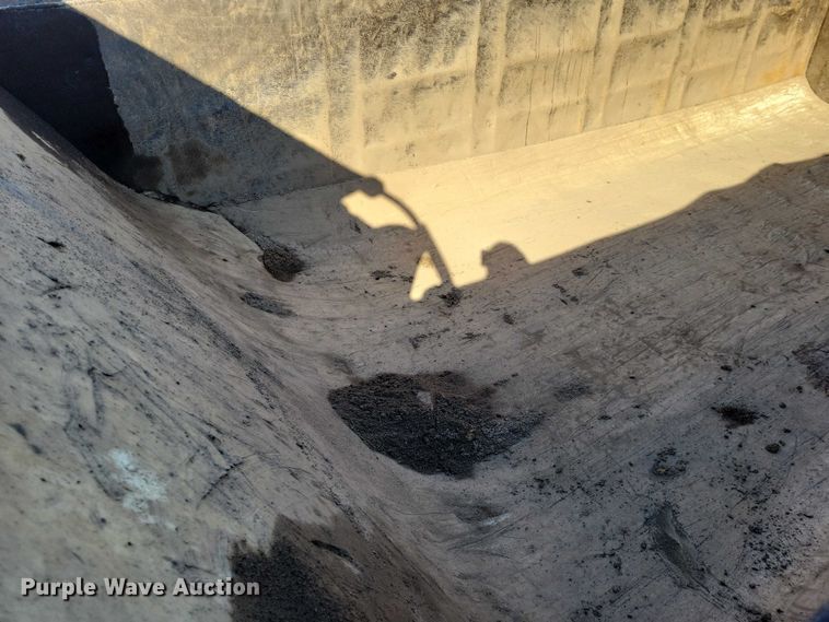 image for item NK9798 1990 Peterbilt 379 dump truck