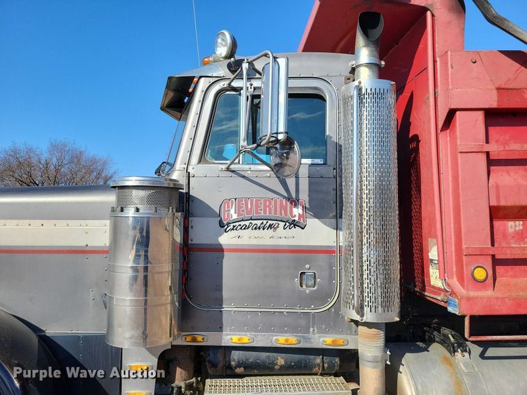 image for item NK9798 1990 Peterbilt 379 dump truck