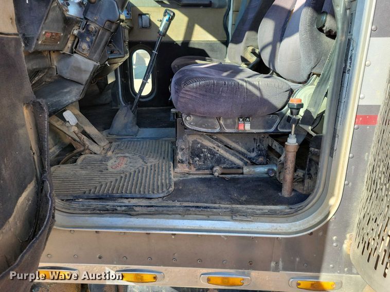 image for item NK9798 1990 Peterbilt 379 dump truck