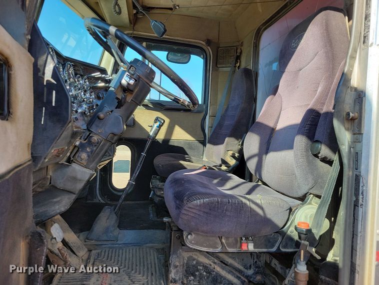 image for item NK9798 1990 Peterbilt 379 dump truck