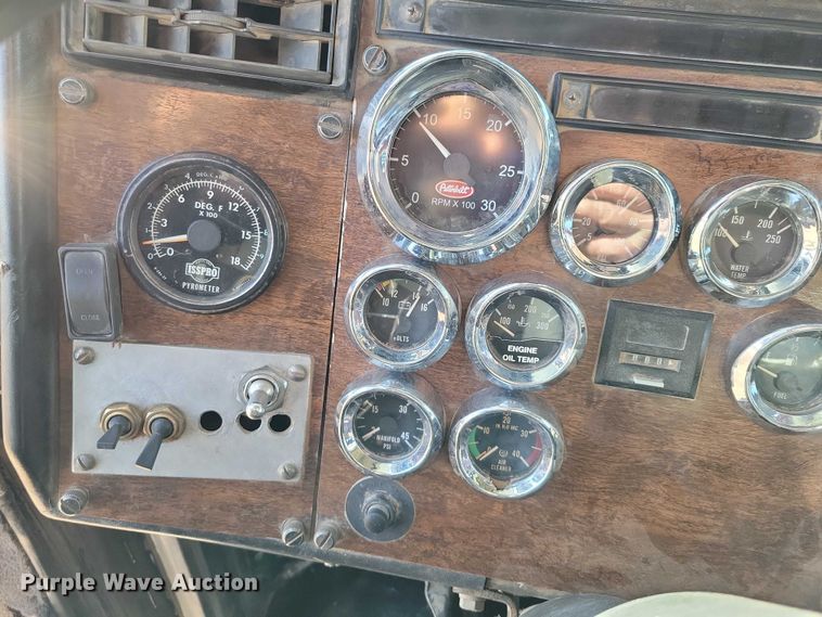 image for item NK9798 1990 Peterbilt 379 dump truck