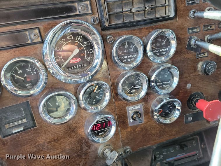 image for item NK9798 1990 Peterbilt 379 dump truck