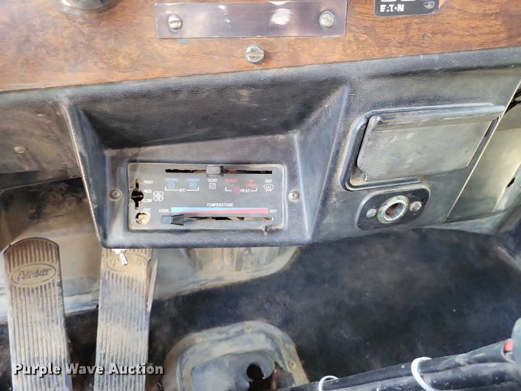 image for item NK9798 1990 Peterbilt 379 dump truck