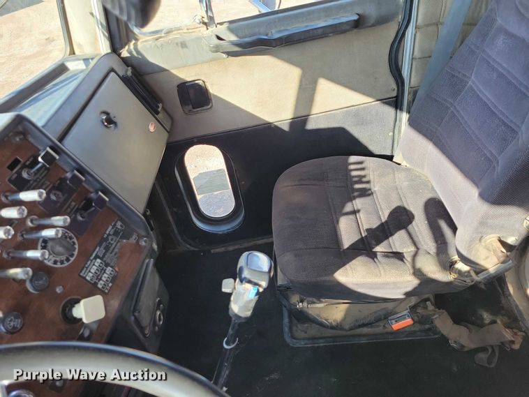 image for item NK9798 1990 Peterbilt 379 dump truck