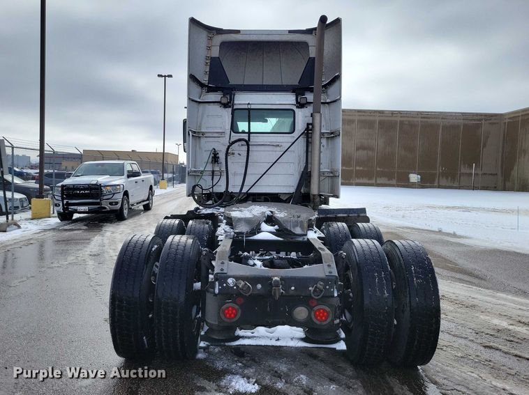 image for item NK9814 2020 Volvo VNL semi truck