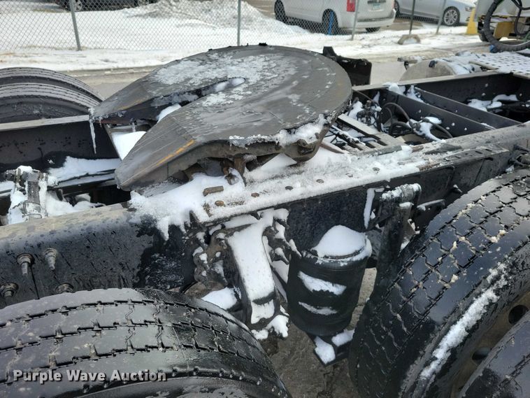 image for item NK9814 2020 Volvo VNL semi truck