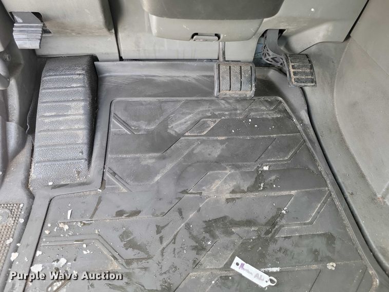 image for item NK9814 2020 Volvo VNL semi truck