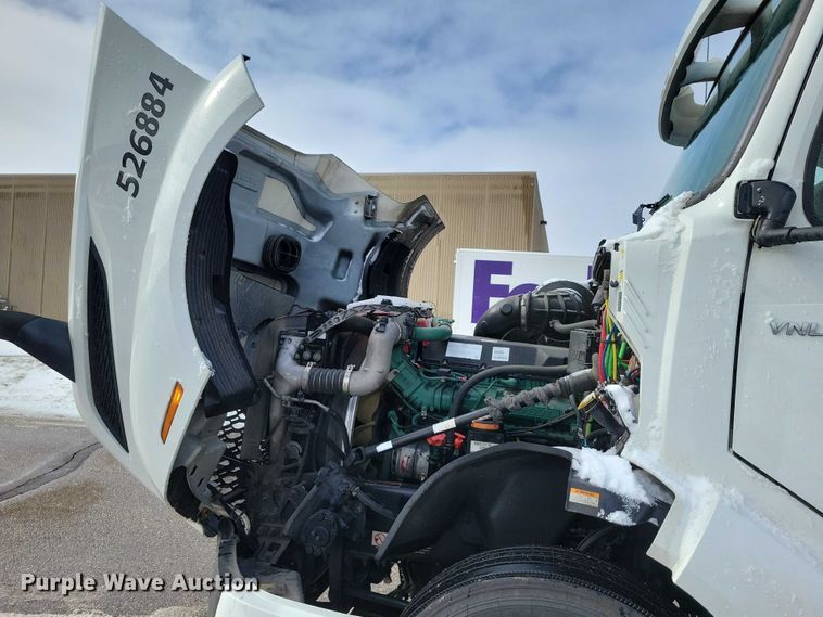 image for item NK9814 2020 Volvo VNL semi truck