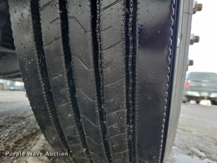 image for item NK9814 2020 Volvo VNL semi truck