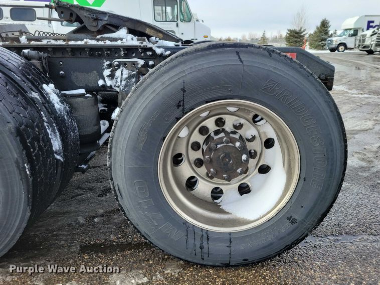 image for item NK9814 2020 Volvo VNL semi truck