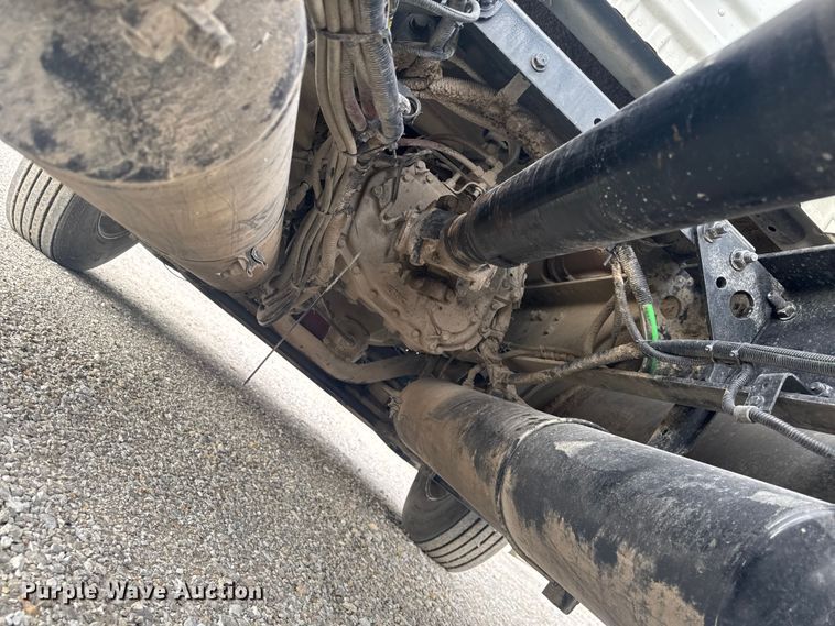 image for item OE9547 2011 Freightliner Cascadia semi truck