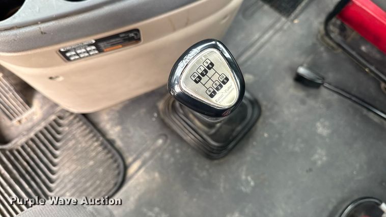 image for item OE9547 2011 Freightliner Cascadia semi truck