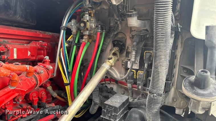 image for item OE9547 2011 Freightliner Cascadia semi truck