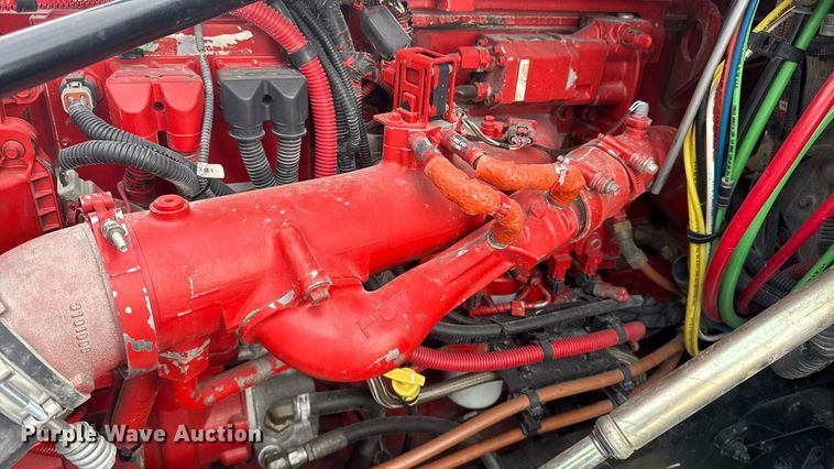 image for item OE9547 2011 Freightliner Cascadia semi truck