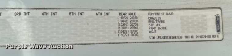 image for item OE9547 2011 Freightliner Cascadia semi truck