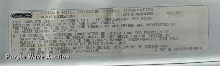 image for item OE9547 2011 Freightliner Cascadia semi truck