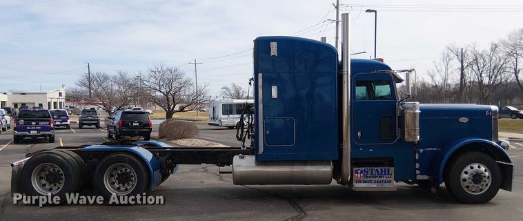image for item OJ9946 2005 Peterbilt 379 semi truck