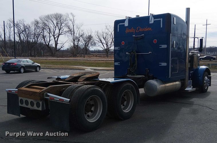 image for item OJ9946 2005 Peterbilt 379 semi truck