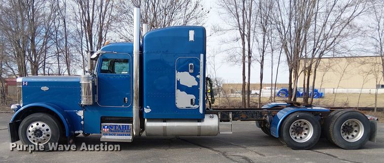 image for item OJ9946 2005 Peterbilt 379 semi truck