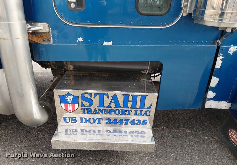 image for item OJ9946 2005 Peterbilt 379 semi truck