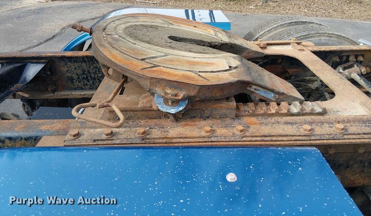 image for item OJ9946 2005 Peterbilt 379 semi truck