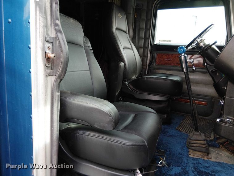 image for item OJ9946 2005 Peterbilt 379 semi truck