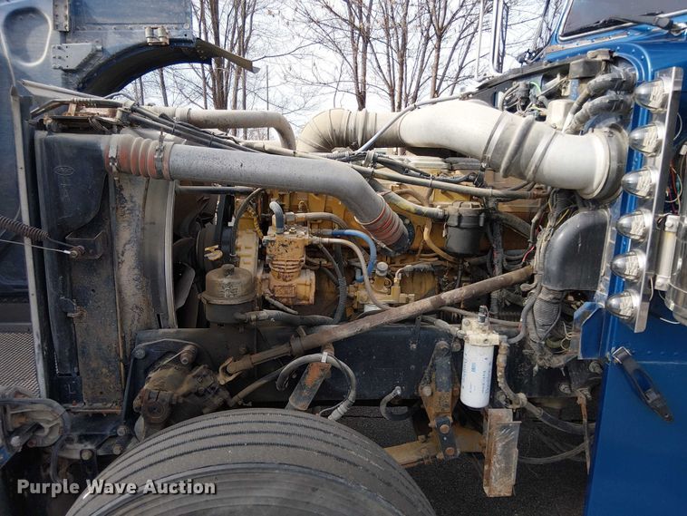 image for item OJ9946 2005 Peterbilt 379 semi truck