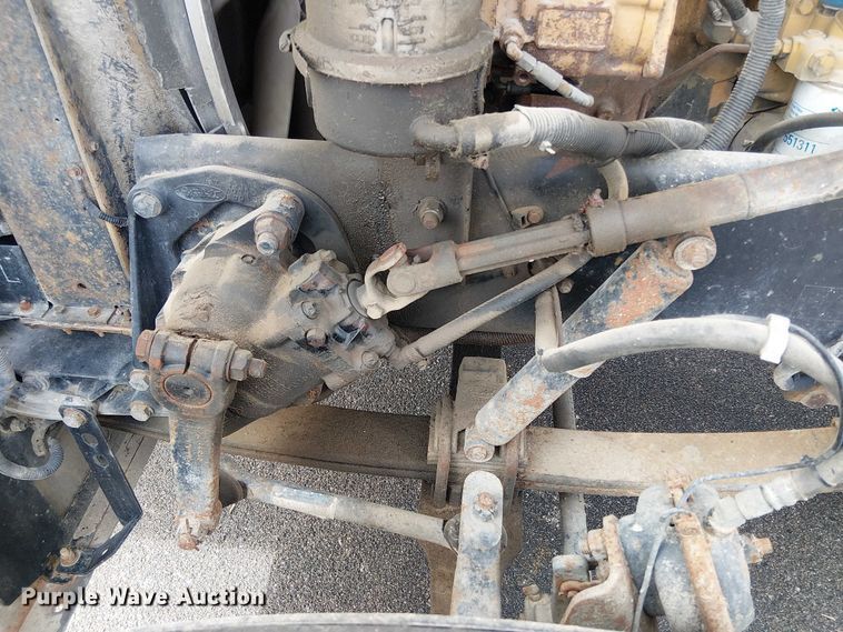 image for item OJ9946 2005 Peterbilt 379 semi truck