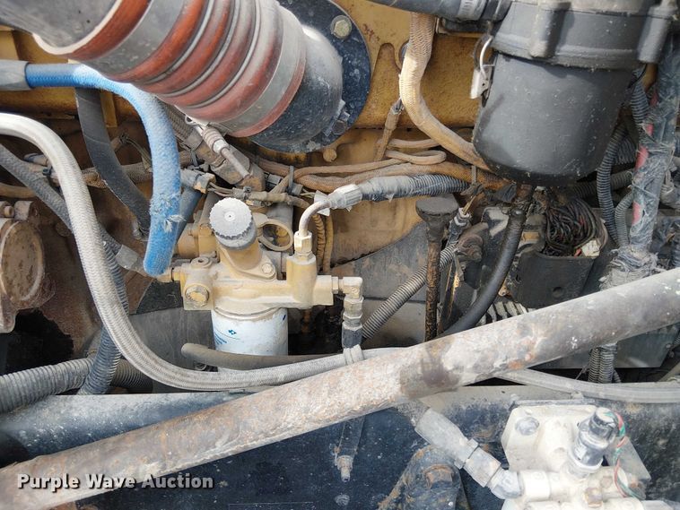 image for item OJ9946 2005 Peterbilt 379 semi truck