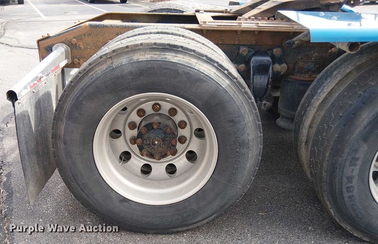 image for item OJ9946 2005 Peterbilt 379 semi truck