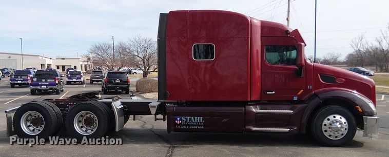image for item OJ9947 2015 Peterbilt 579 semi truck