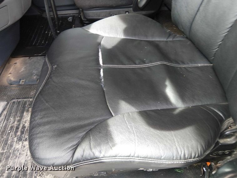 image for item OJ9947 2015 Peterbilt 579 semi truck