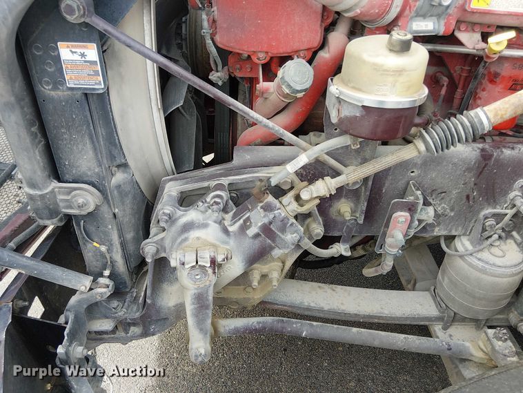 image for item OJ9947 2015 Peterbilt 579 semi truck