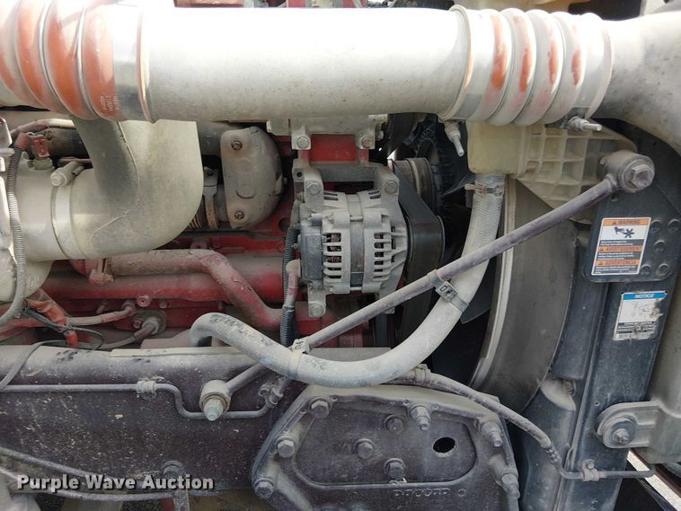 image for item OJ9947 2015 Peterbilt 579 semi truck