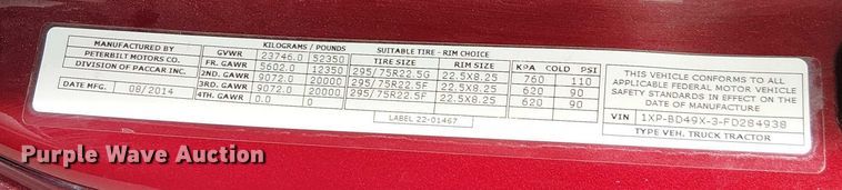 image for item OJ9947 2015 Peterbilt 579 semi truck