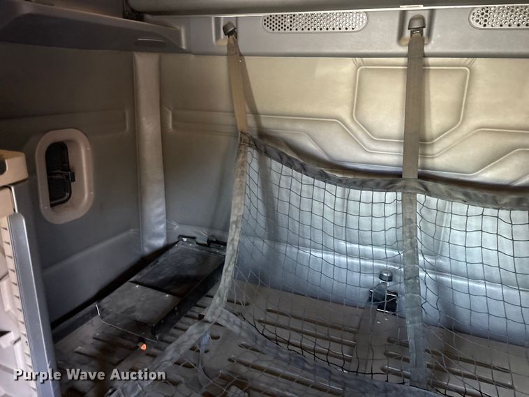 image for item YA0958 2013 Freightliner Cascadia semi truck