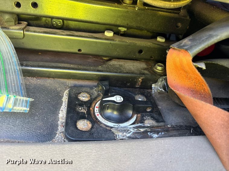 image for item YA0958 2013 Freightliner Cascadia semi truck