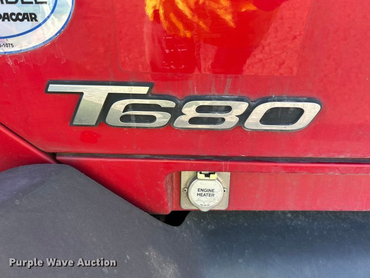 image for item YA1019 2017 Kenworth T680 semi truck