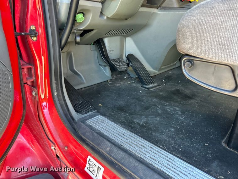 image for item YA1019 2017 Kenworth T680 semi truck