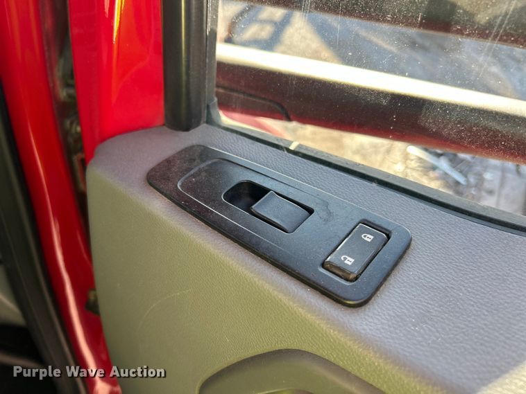 image for item YA1019 2017 Kenworth T680 semi truck