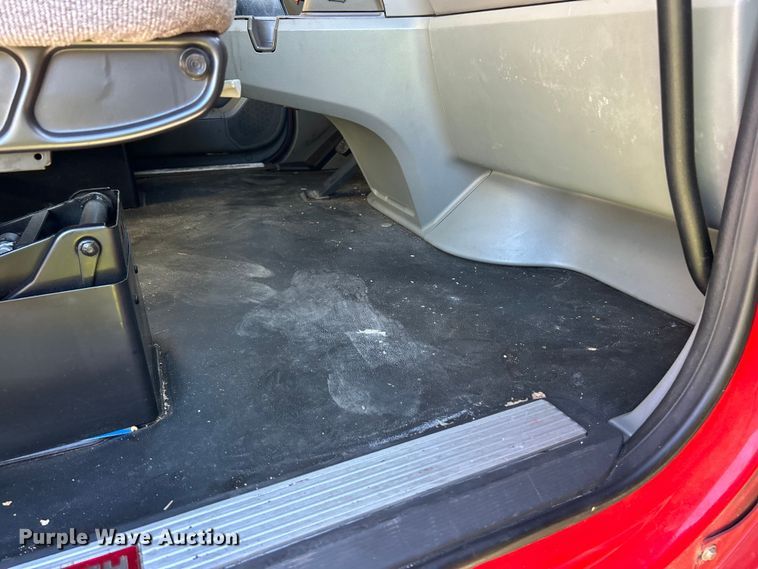 image for item YA1019 2017 Kenworth T680 semi truck