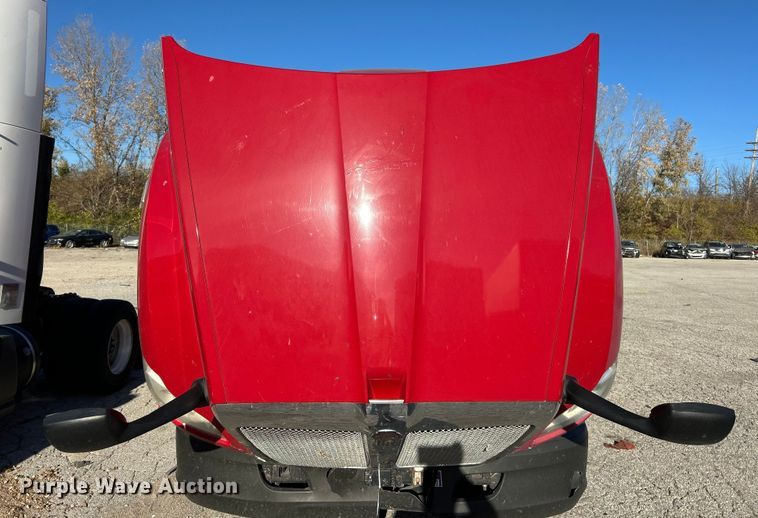 image for item YA1019 2017 Kenworth T680 semi truck