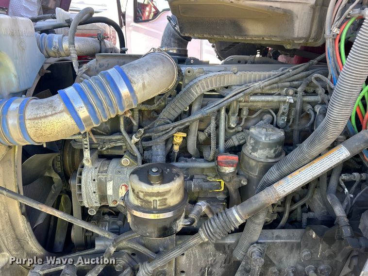 image for item YA1019 2017 Kenworth T680 semi truck